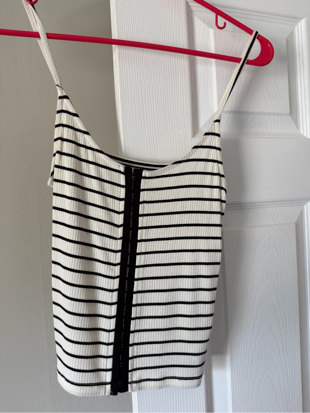 American Eagle Soft & Sexy Crop Top. Size Small